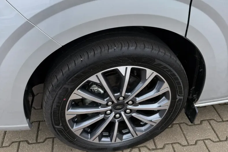 Ford Tourneo Custom din 2024 cu 1 km - oferta FOR192355 - foto 9