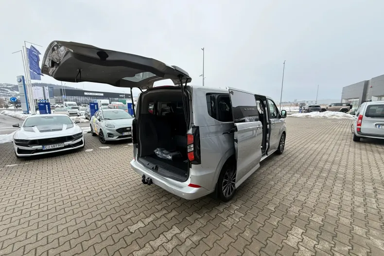 Ford Tourneo Custom din 2024 cu 1 km - oferta FOR192355 - foto 38