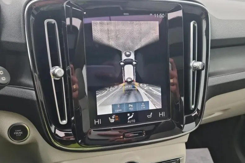 Volvo XC40 din 2022 cu 87.489 km - oferta VOL192362 - foto 10