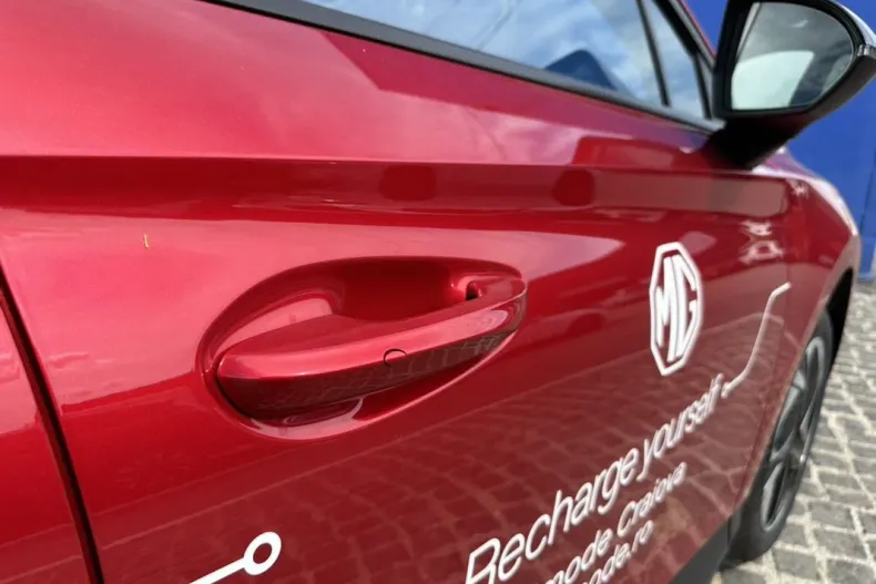 MG MG4 din 2023 cu 4.850 km - oferta MG0192366 - foto 5