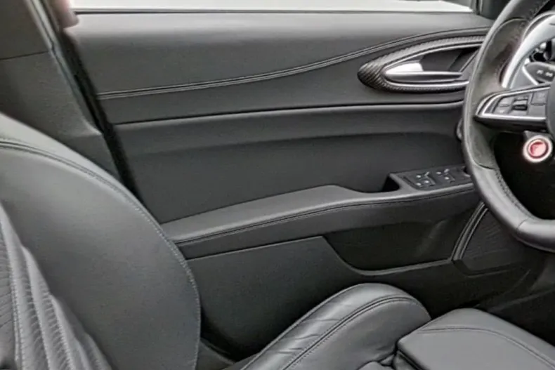 Alfa Romeo Giulia din 2023 cu 13.900 km - oferta ALF192371 - foto 10