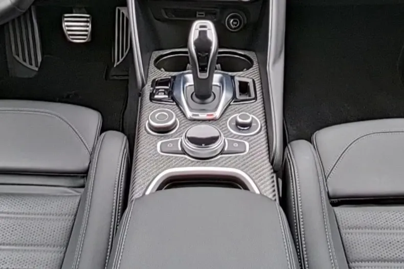 Alfa Romeo Giulia din 2023 cu 13.900 km - oferta ALF192371 - foto 12