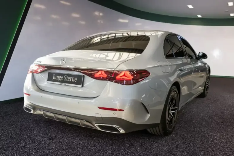 Mercedes-Benz E 220 (Clasa E) din 2025 cu 11.900 km - oferta MER192388 - foto 2