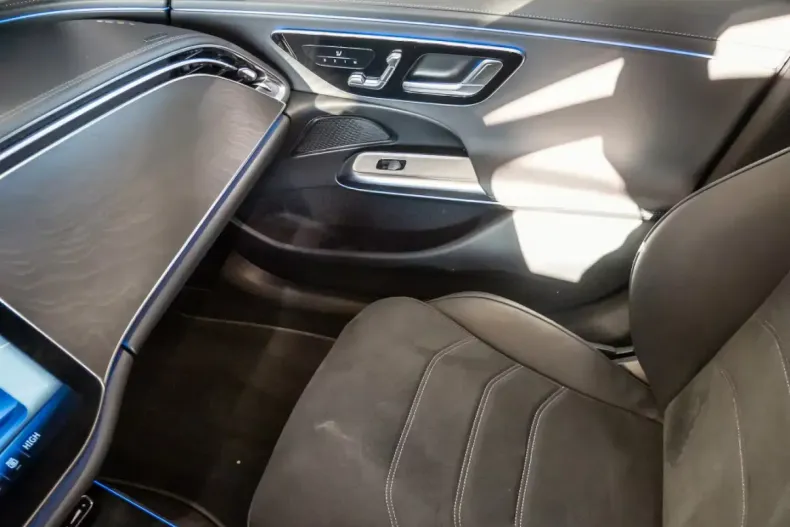 Mercedes-Benz E 220 (Clasa E) din 2025 cu 11.900 km - oferta MER192388 - foto 9