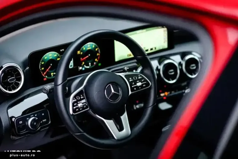 Mercedes-Benz A 200 (Clasa A) din 2021 cu 4.100 km - oferta MER192392 - foto 12