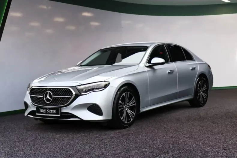 Mercedes-Benz E 200 (Clasa E) din 2024 cu 5.200 km - oferta MER192395 - foto 1