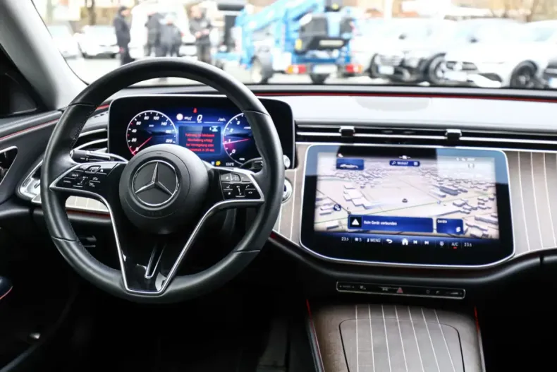 Mercedes-Benz E 200 (Clasa E) din 2024 cu 5.200 km - oferta MER192395 - foto 5