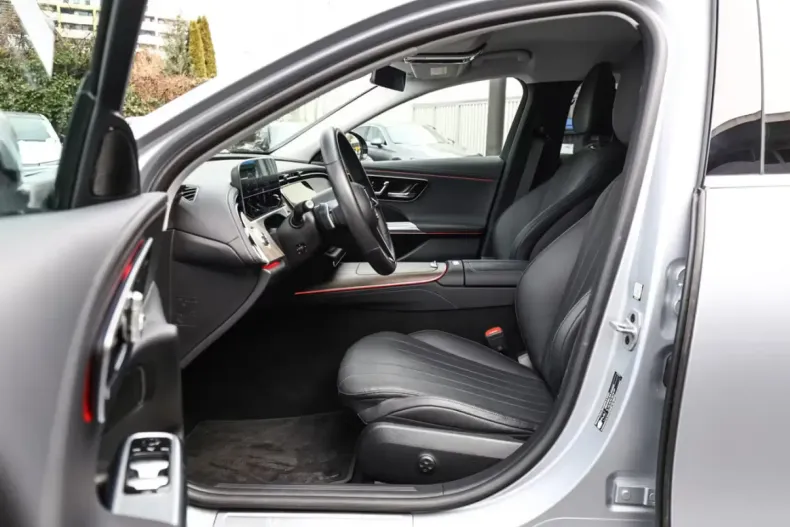 Mercedes-Benz E 200 (Clasa E) din 2024 cu 5.200 km - oferta MER192395 - foto 6