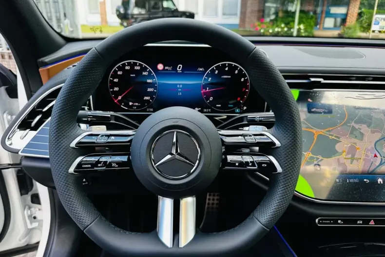 Mercedes-Benz E 200 (Clasa E) din 2024 cu 10 km - oferta MER192397 - foto 14