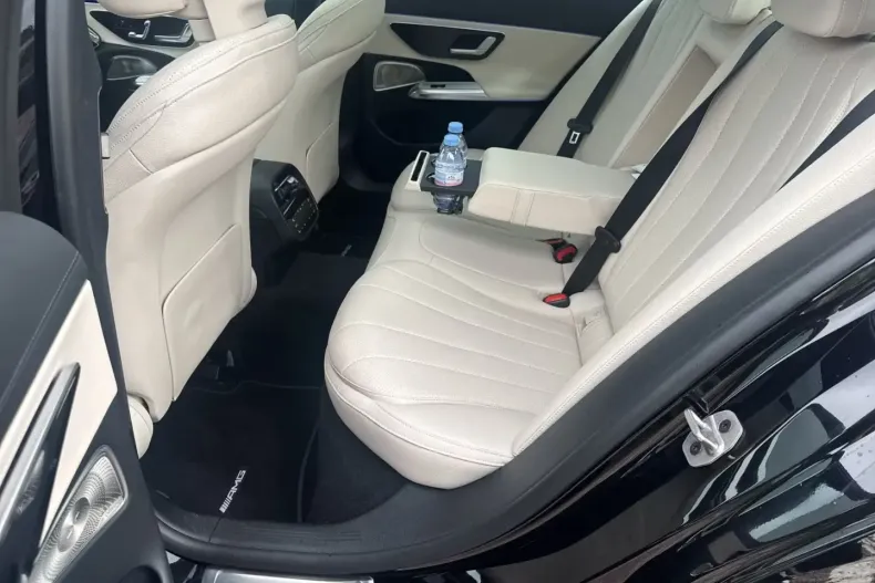 Mercedes-Benz E 200 (Clasa E) din 2024 cu 35.500 km - oferta MER192399 - foto 10