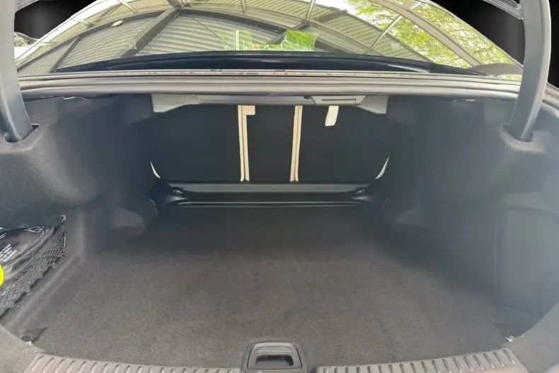 Mercedes-Benz E 200 (Clasa E) din 2025 cu 19.500 km - oferta MER192401 - foto 13