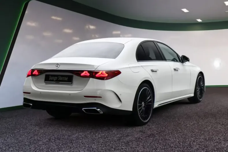 Mercedes-Benz E 200 (Clasa E) din 2025 cu 5.100 km - oferta MER192414 - foto 2