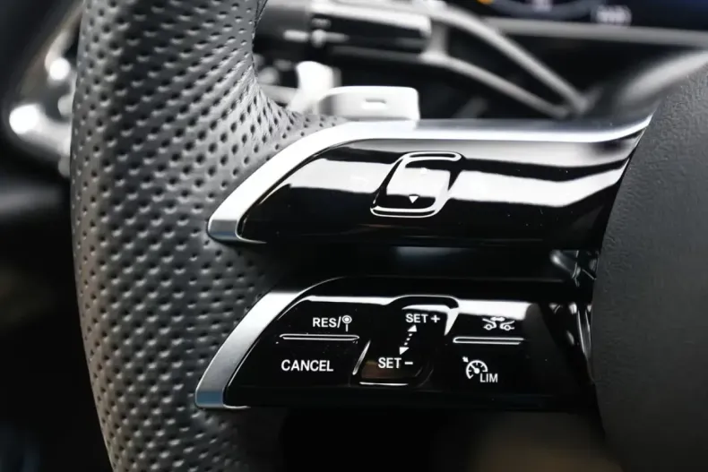 Mercedes-Benz E 200 (Clasa E) din 2025 cu 5.100 km - oferta MER192414 - foto 20