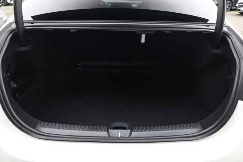 Mercedes-Benz E 200 (Clasa E) din 2025 cu 5.100 km - oferta MER192414 - foto 22