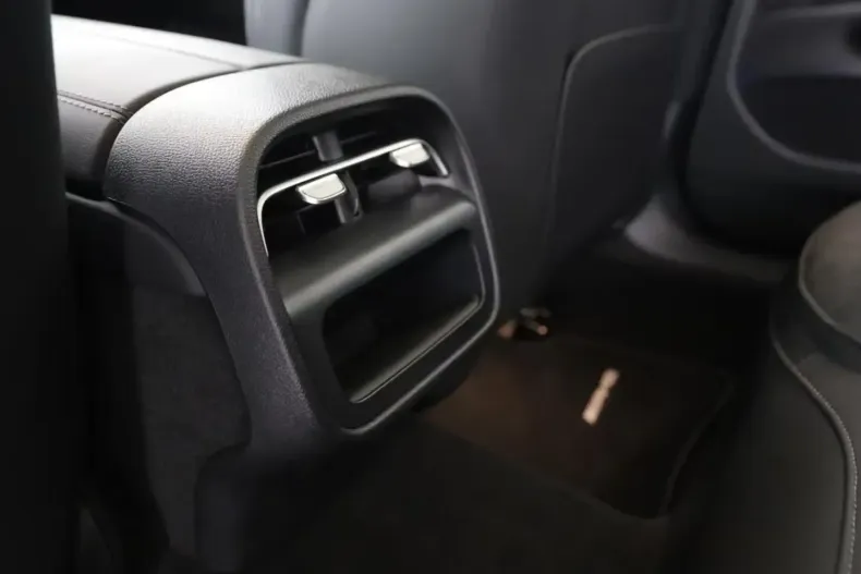 Mercedes-Benz E 200 (Clasa E) din 2025 cu 6.333 km - oferta MER192415 - foto 18