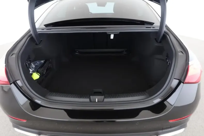 Mercedes-Benz E 200 (Clasa E) din 2025 cu 6.333 km - oferta MER192415 - foto 19