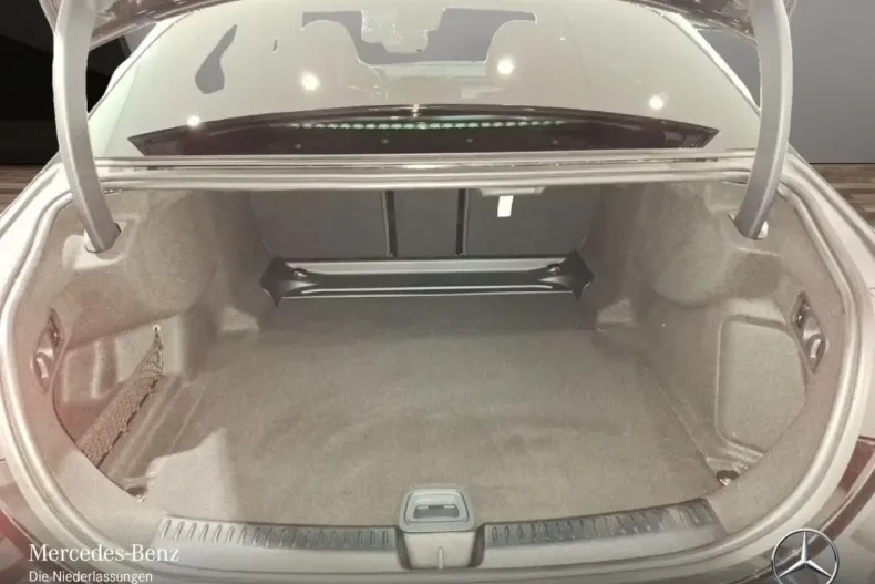 Mercedes-Benz E 200 (Clasa E) din 2025 cu 6.156 km - oferta MER192422 - foto 16