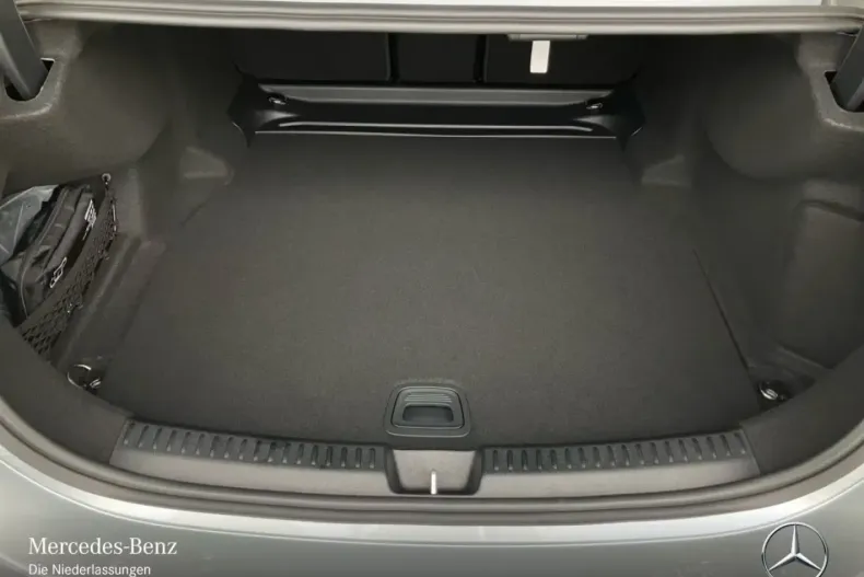 Mercedes-Benz E 200 (Clasa E) din 2025 cu 3.264 km - oferta MER192425 - foto 17