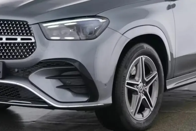 Mercedes-Benz GLE 300 (Clasa GLE) din 2024 cu 23.600 km - oferta MER192426 - foto 2