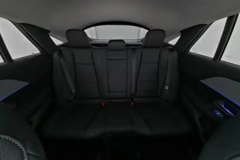 Mercedes-Benz GLE 300 (Clasa GLE) din 2024 cu 23.600 km - oferta MER192426 - foto 9