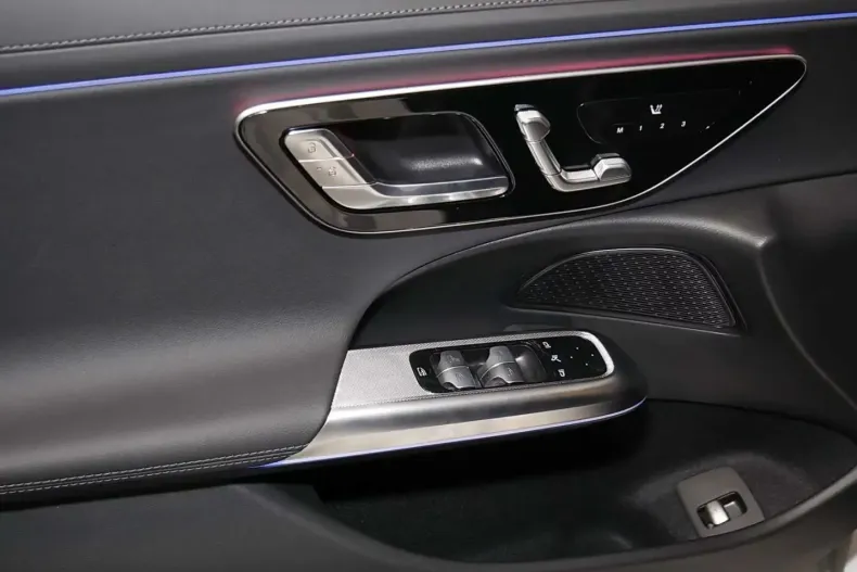 Mercedes-Benz E 200 (Clasa E) din 2026 cu 8.500 km - oferta MER192427 - foto 11