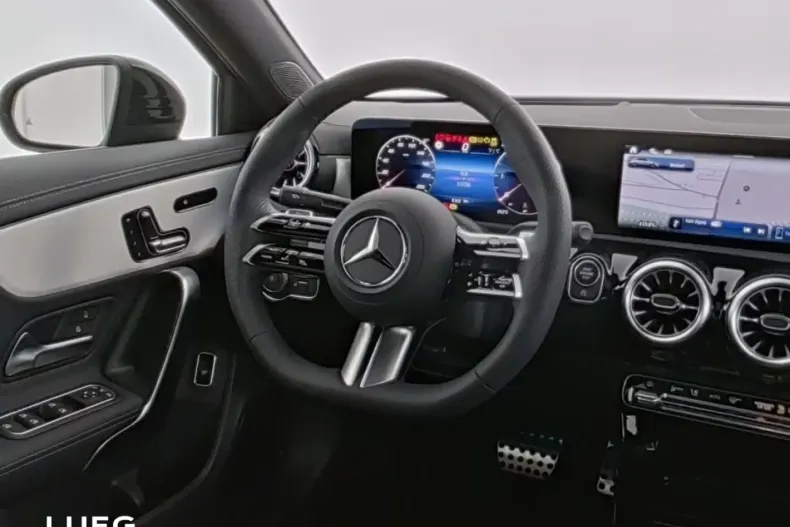 Mercedes-Benz A 220 (Clasa A) din 2024 cu 11.700 km - oferta MER192428 - foto 3