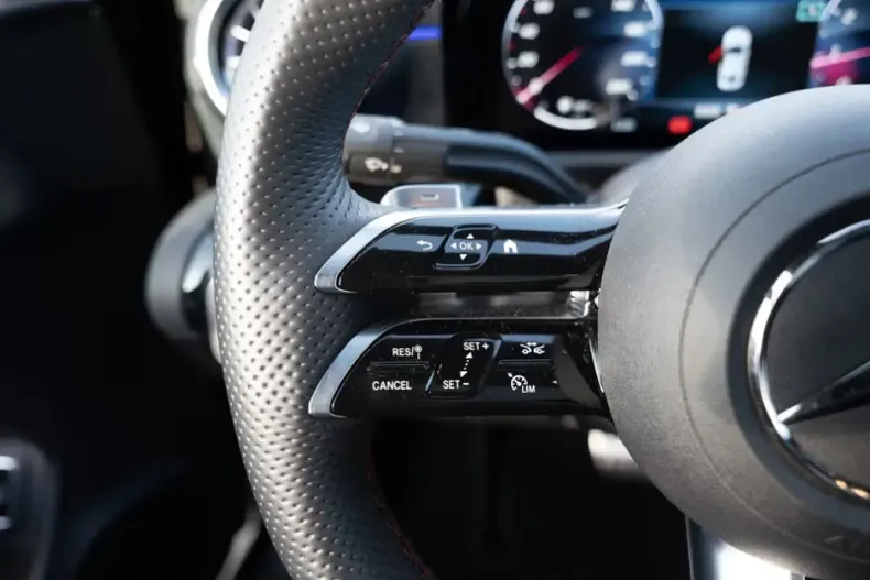 Mercedes-Benz A 220 (Clasa A) din 2023 cu 6.800 km - oferta MER192429 - foto 7