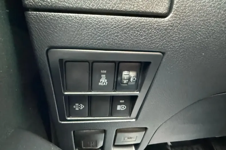 Toyota Hilux din 2025 cu 4.990 km - oferta TOY192432 - foto 20