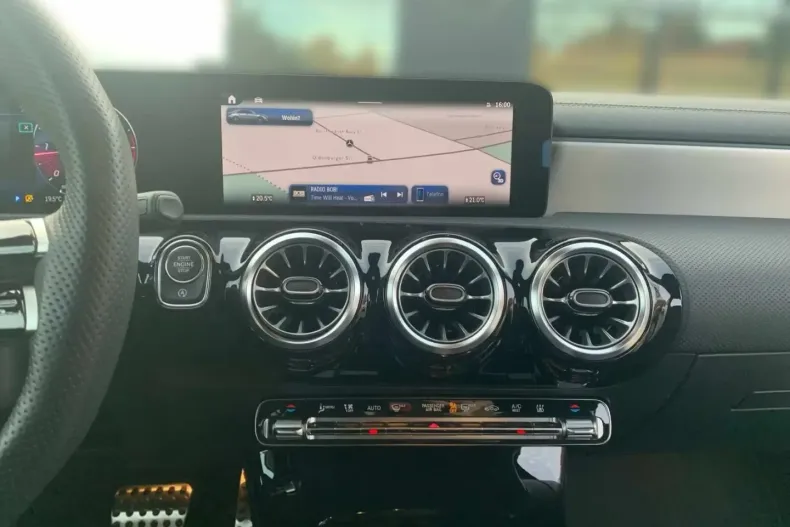 Mercedes-Benz A 220 (Clasa A) din 2023 cu 14.085 km - oferta MER192435 - foto 6