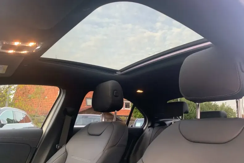 Mercedes-Benz A 220 (Clasa A) din 2023 cu 14.085 km - oferta MER192435 - foto 7