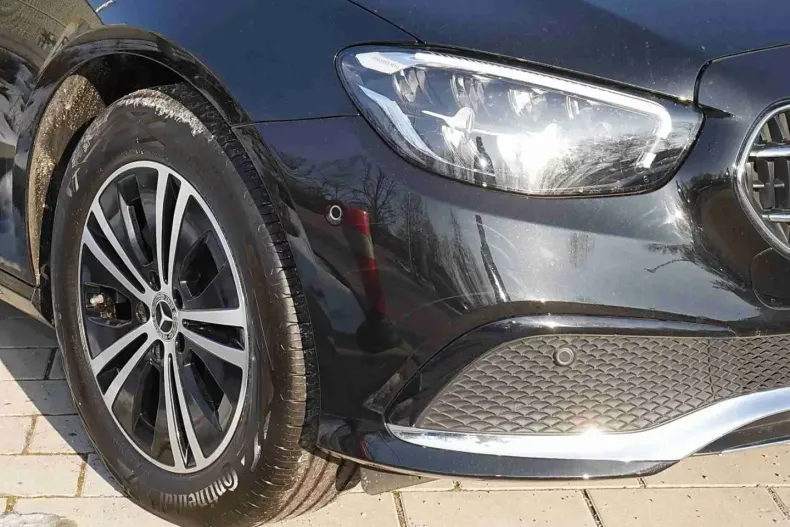 Mercedes-Benz E 220 (Clasa E) din 2022 cu 21.326 km - oferta MER192441 - foto 4