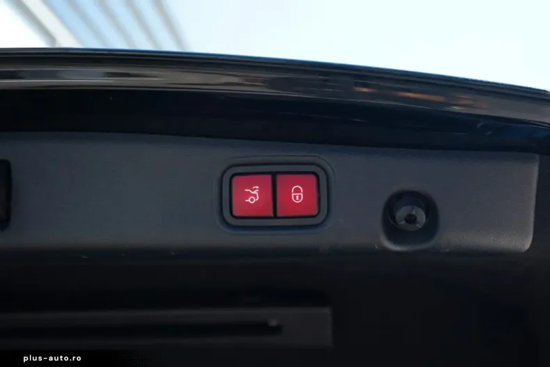 Mercedes-Benz E 220 (Clasa E) din 2021 cu 74.500 km - oferta MER192442 - foto 20