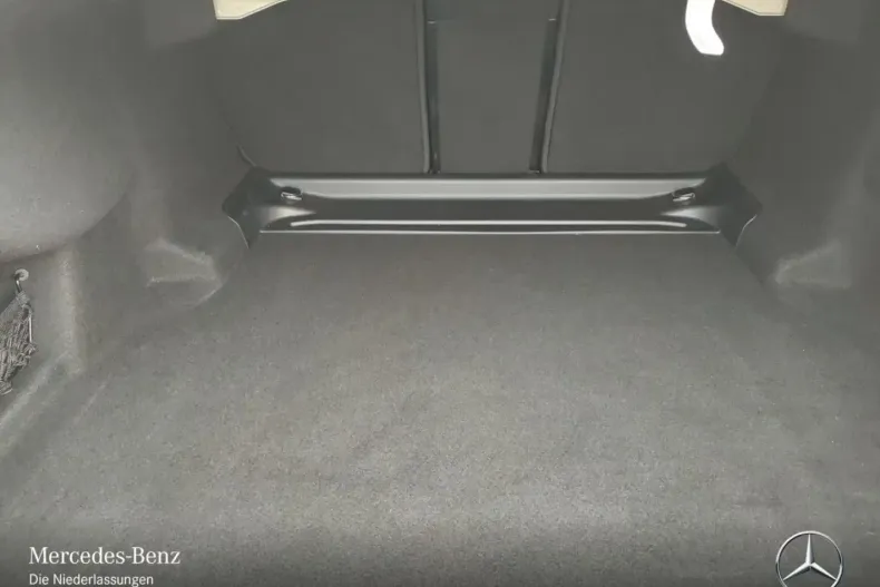 Mercedes-Benz E 200 (Clasa E) din 2025 cu 10.276 km - oferta MER192458 - foto 10