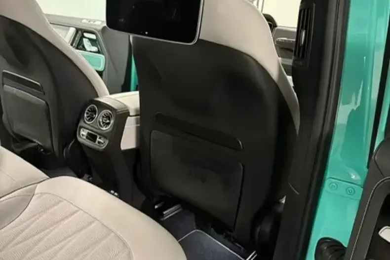 Mercedes-Benz G 63 AMG (Clasa G) din 2025 cu 2.900 km - oferta MER192462 - foto 9