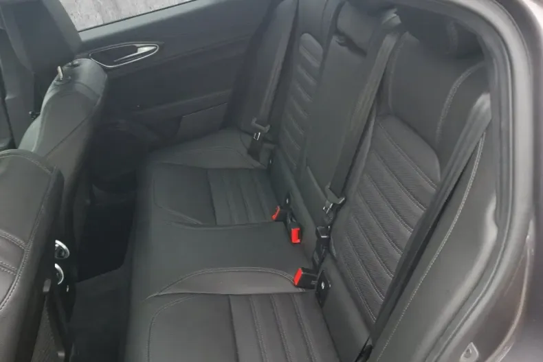 Alfa Romeo Giulia din 2024 cu 21.407 km - oferta ALF192476 - foto 14