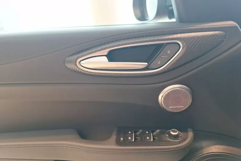 Alfa Romeo Giulia din 2024 cu 41.600 km - oferta ALF192478 - foto 6