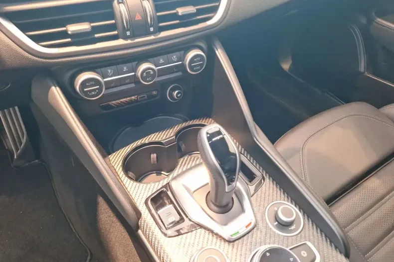 Alfa Romeo Giulia din 2024 cu 41.600 km - oferta ALF192478 - foto 10