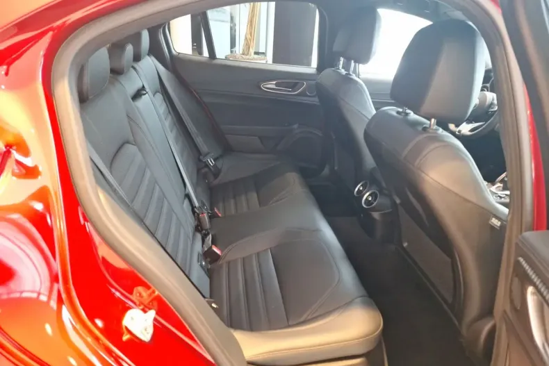 Alfa Romeo Giulia din 2024 cu 41.600 km - oferta ALF192478 - foto 11