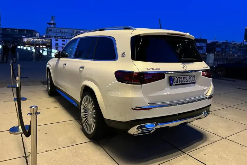 Mercedes-Benz GLS 600 (Clasa GLS) din 2022 cu 150 km - oferta MER192490 - foto 5