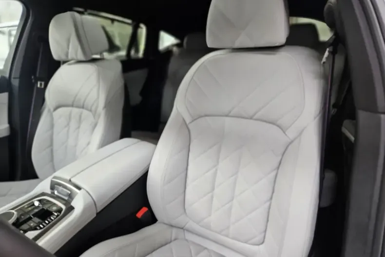 BMW X6 (Seria X) din 2024 cu 5.500 km - oferta BMW192494 - foto 14