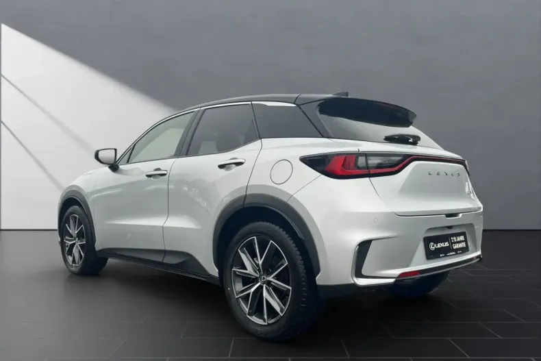 Lexus LBX din 2024 cu 14.459 km - oferta LEX192521 - foto 3