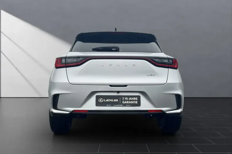 Lexus LBX din 2024 cu 14.459 km - oferta LEX192521 - foto 4