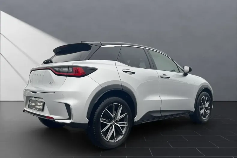 Lexus LBX din 2024 cu 14.459 km - oferta LEX192521 - foto 5