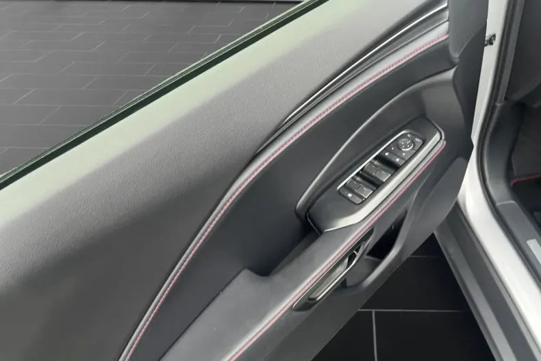 Lexus LBX din 2024 cu 14.459 km - oferta LEX192521 - foto 12