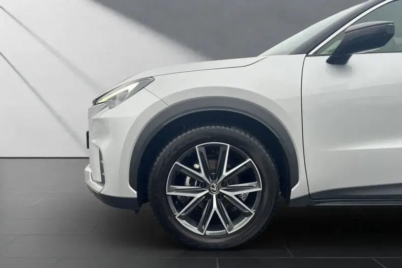 Lexus LBX din 2024 cu 14.459 km - oferta LEX192521 - foto 21