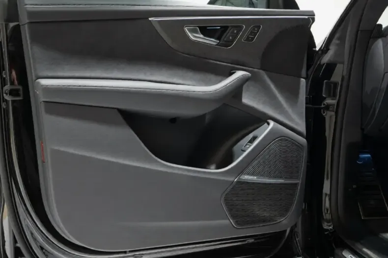 Audi RSQ8 din 2025 cu 40 km - oferta AUD192533 - foto 20