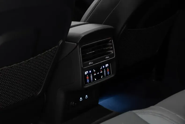 Audi RSQ8 din 2025 cu 40 km - oferta AUD192533 - foto 26