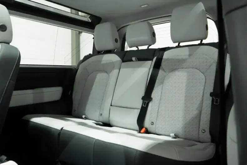 Land Rover Defender din 2025 cu 41 km - oferta LAN192534 - foto 18