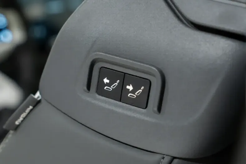 Land Rover Defender din 2025 cu 41 km - oferta LAN192534 - foto 20