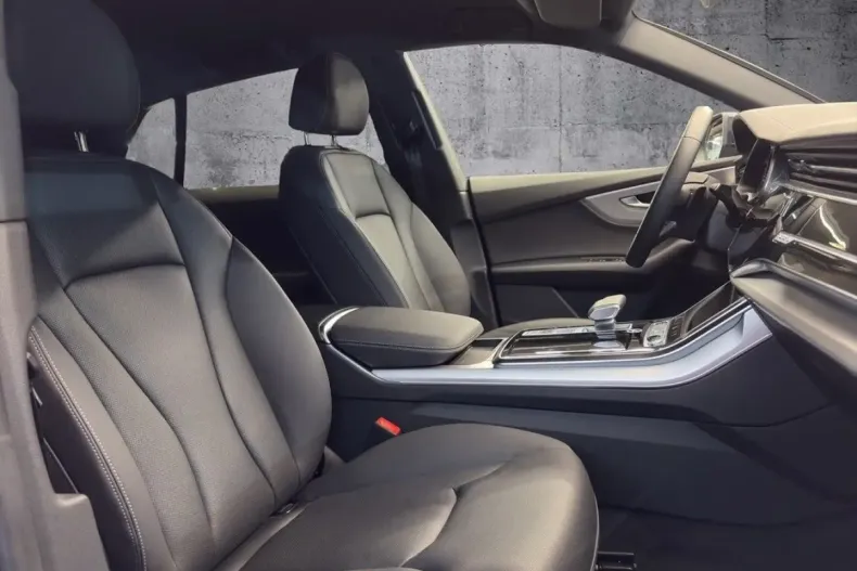 Audi Q8 din 2024 cu 12.100 km - oferta AUD192541 - foto 8